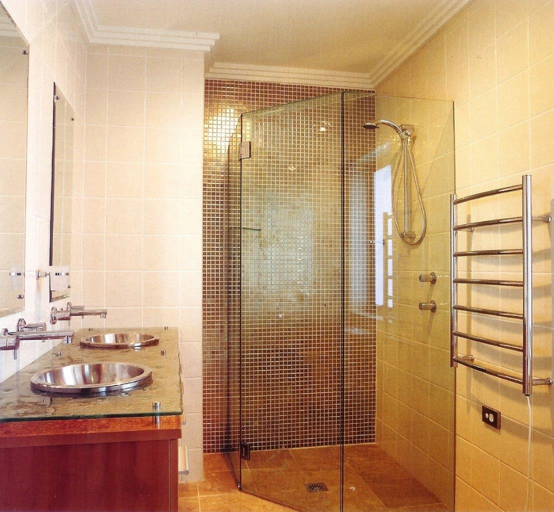 Electric shower installation